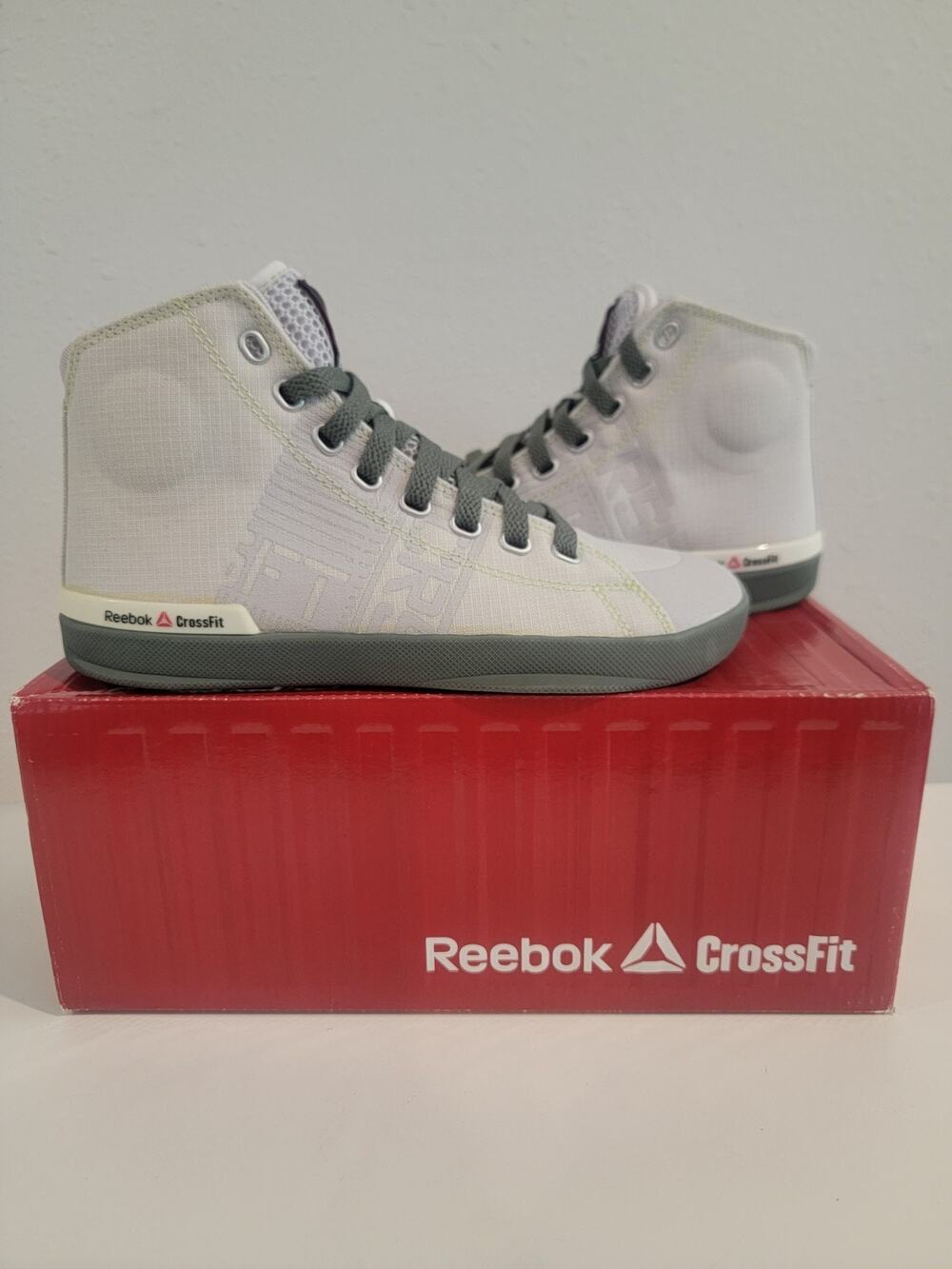 Reebok CrossFit Canvas Mid Women's Size 6 Training Shoes NIB